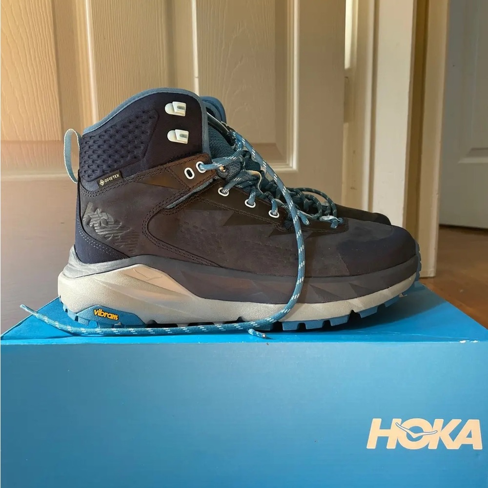 Women’s size 8.5 HOKA hiking boots